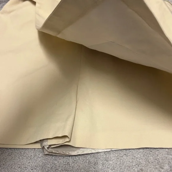 Zara Cream Skirt with Elegant Design - Picture 3 of 4